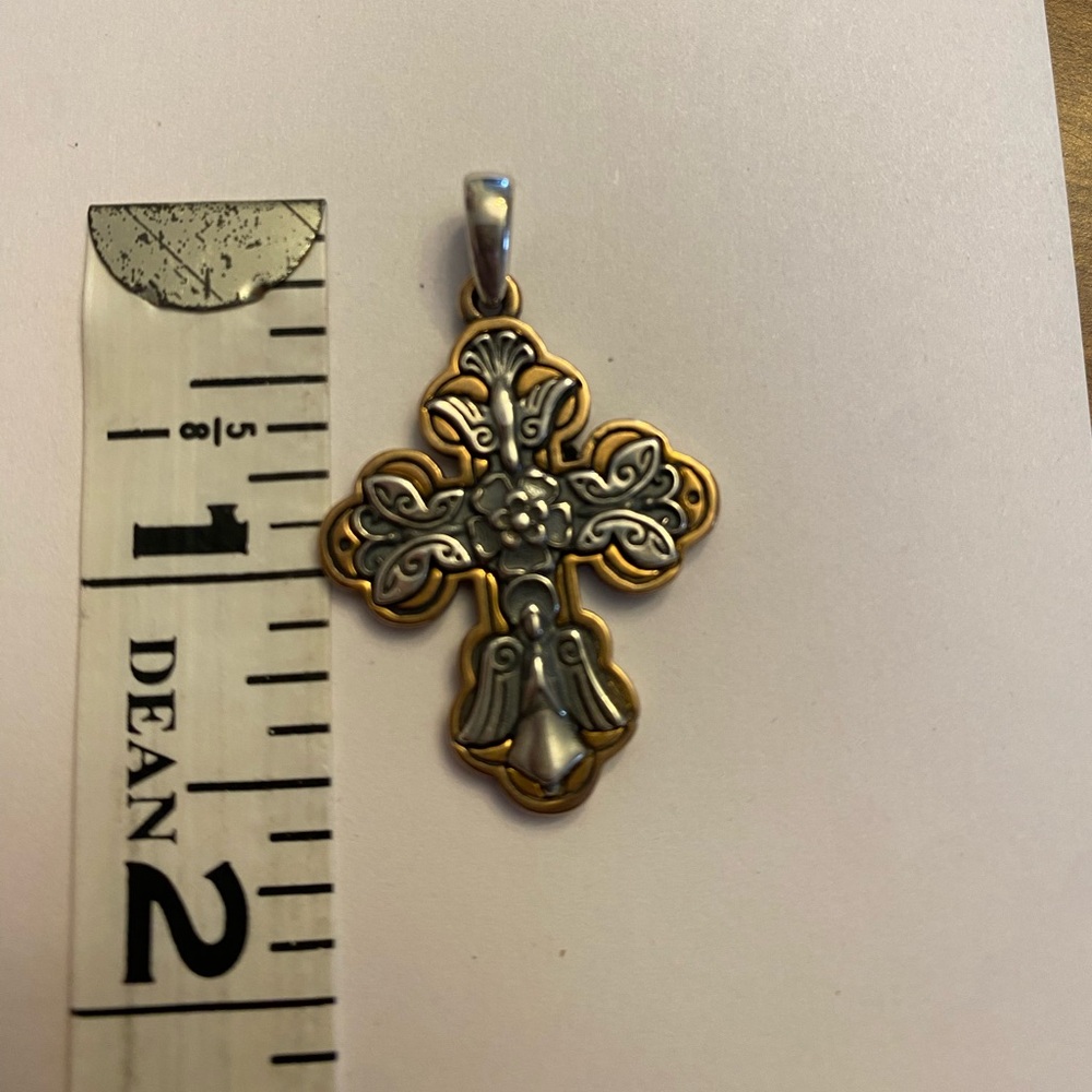 James Avery La Vida Nueva Cross Pendant
SS and bronze
1 1/4” Long by 1” Wide